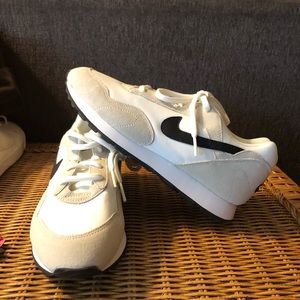 Nike Outburst Sportswear Shoe